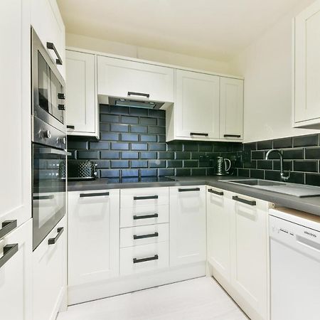 Amazing 2 Bed Apartment Clapham North Londra Dış mekan fotoğraf