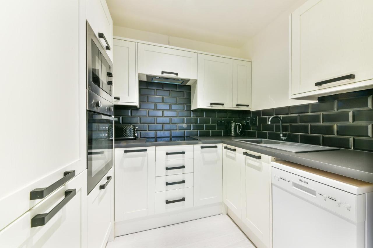 Amazing 2 Bed Apartment Clapham North Londra Dış mekan fotoğraf